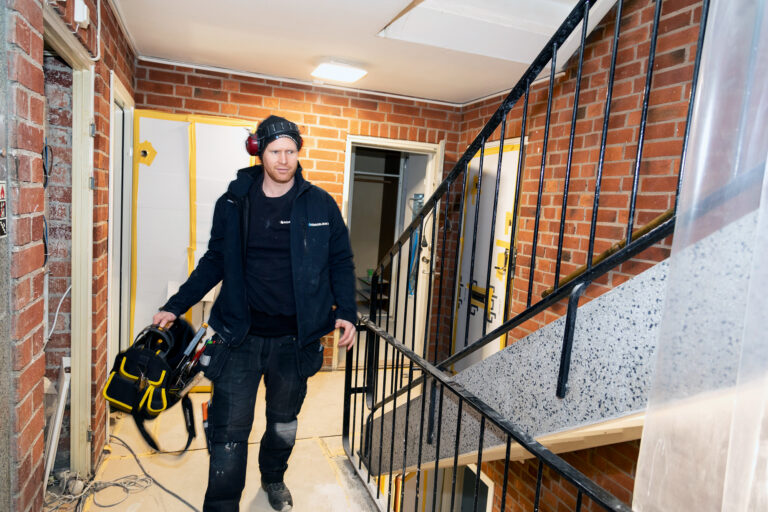 David Centerbäck och hans kollegor på Rörobjekt ser gymnasieeleverna som blivande arbetskamrater som snabbt ska komma in i jobbet och gänget. Foto: David Lagerlöf